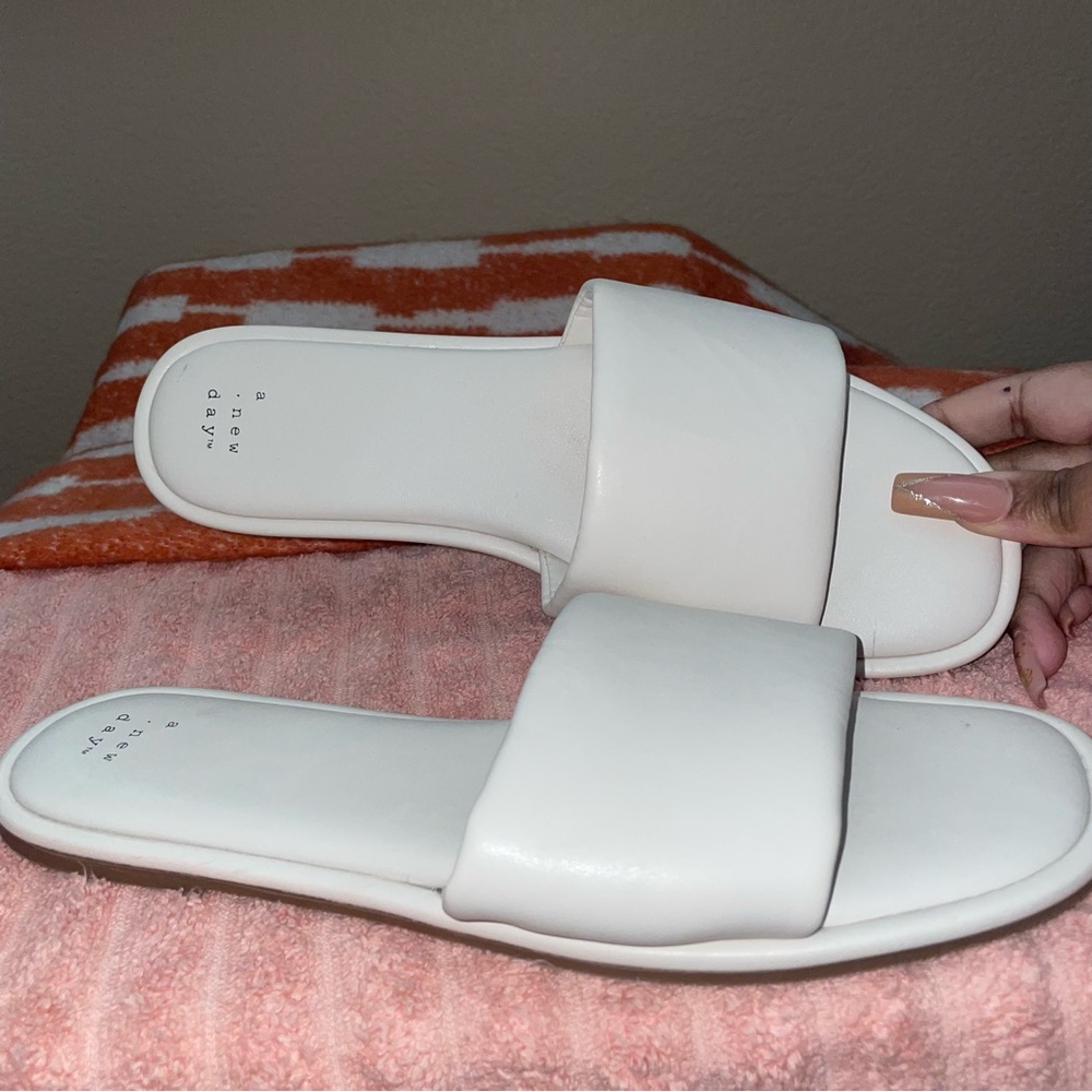 A New Day Sandals - Picture 2 of 3